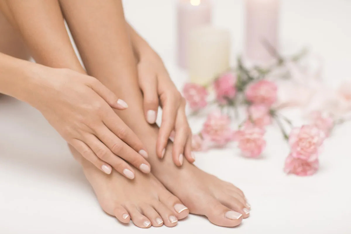 Salute di mani e piedi: consigli e prodotti per prendersi cura delle unghie