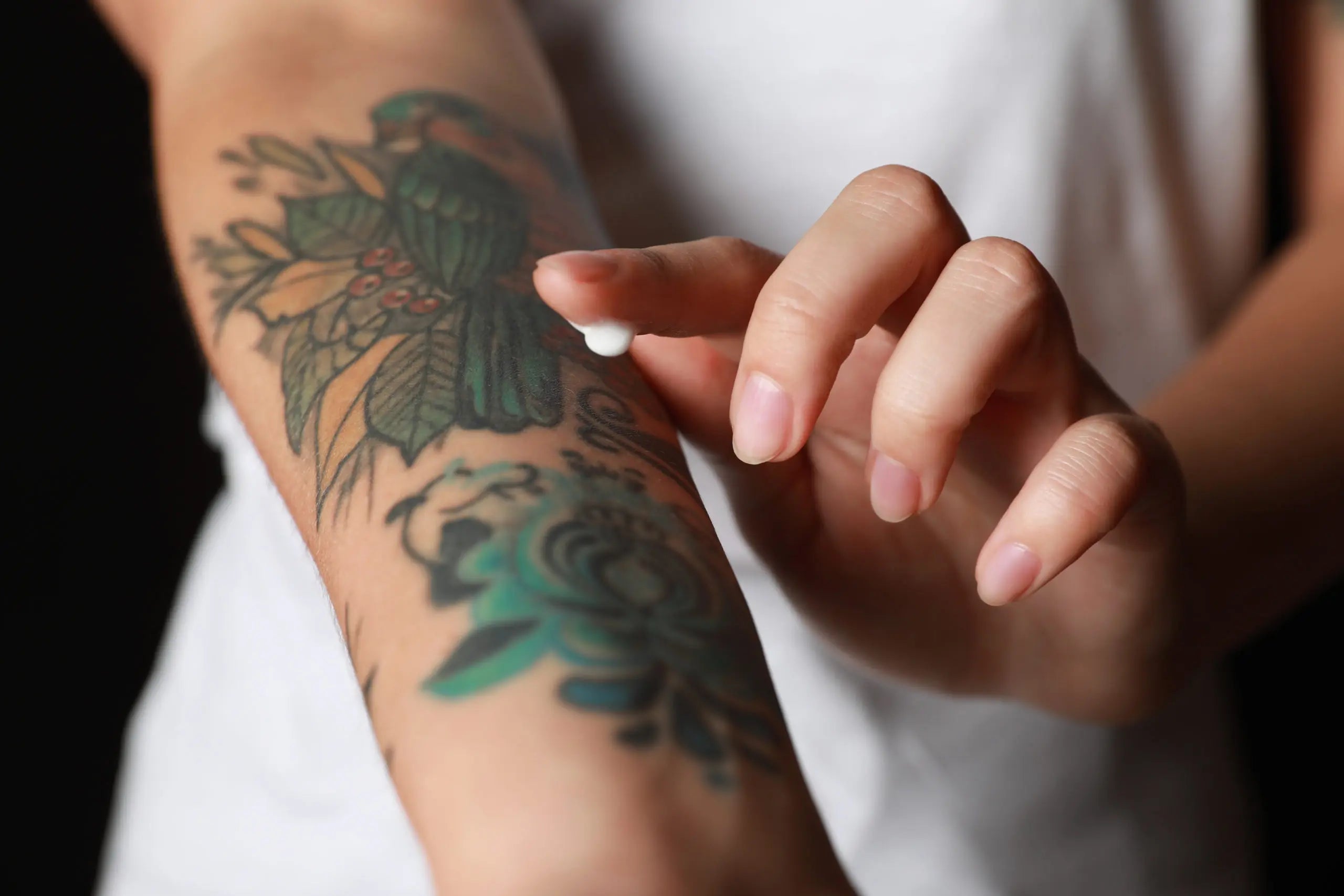 Come si cura un tatuaggio? I consigli per proteggere la pelle