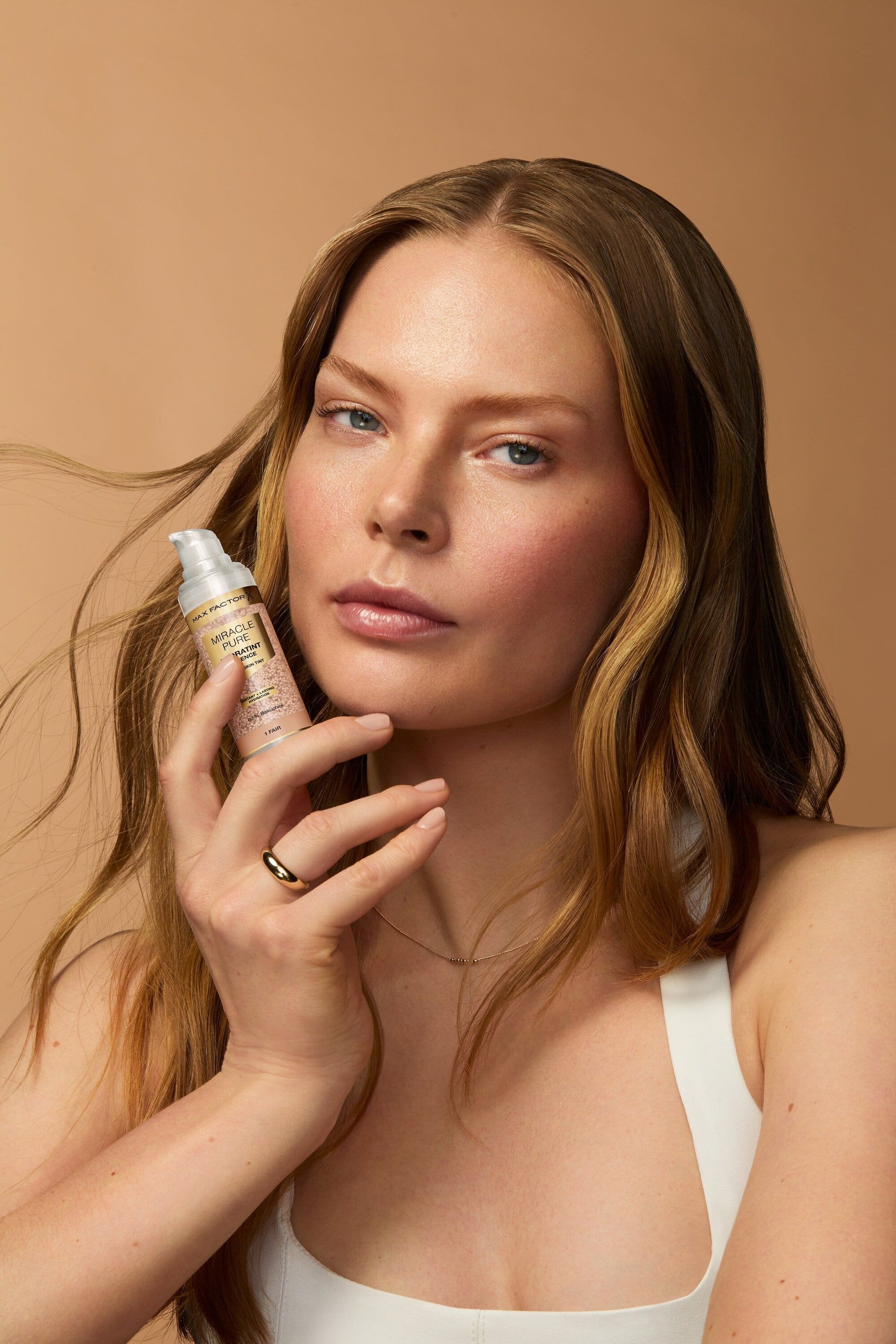 Max Factor Miracle Pure Hydratint Essence Fondotinta 2 Fair-Light 30ml-5