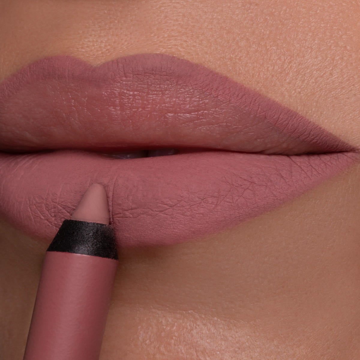 Stay On Me Lip Liner 161 Nude Rose