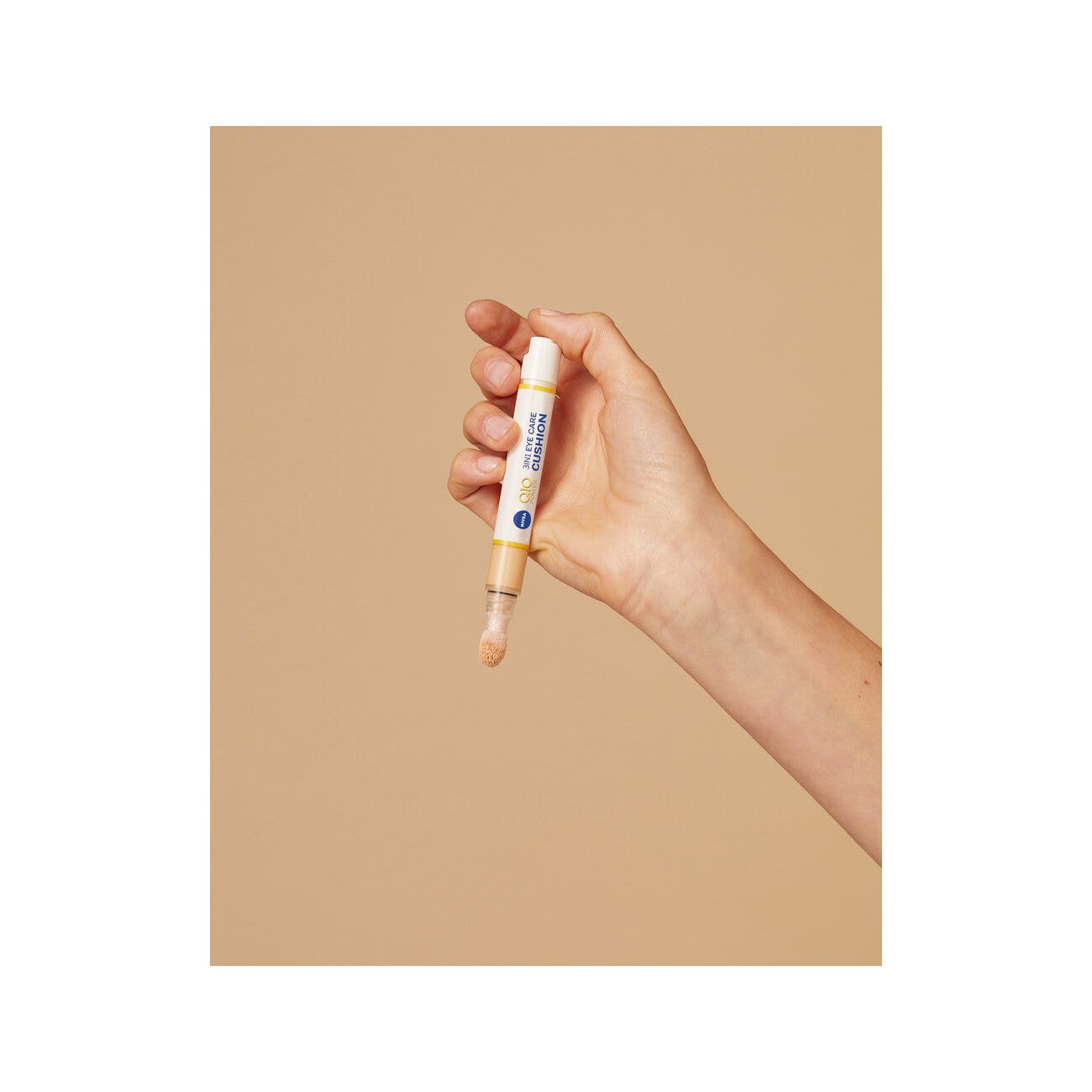 Nivea Q10 Power 3in1 Eye Care Cushion 01 Light 4 ml Crema Contorno Occhi Colorata E Idratante-11