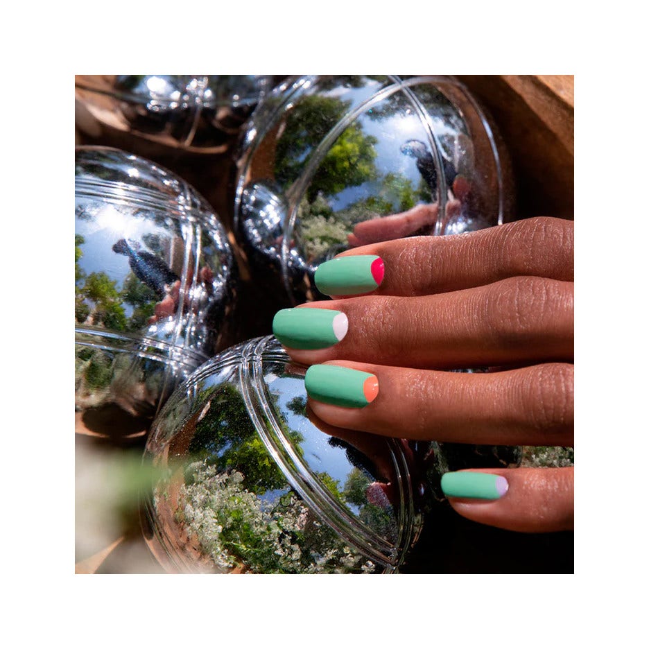 Manucurist Green Flash Smalto Led Amande 15ml-4