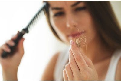 Proteggere i capelli da pioggia e freddo