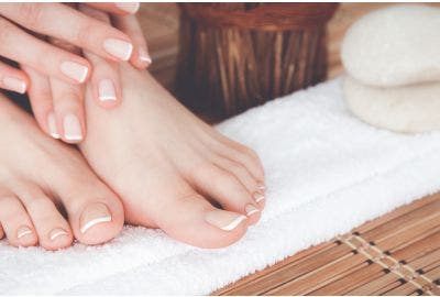 Come rinforzare le unghie di mani e piedi