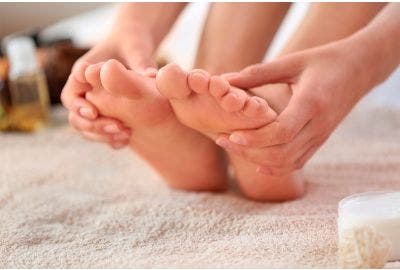 Micosi alle unghie: i consigli per prevenirla e trattarla