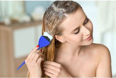 Tintura per capelli: le sostanze da evitare per proteggere i capelli
