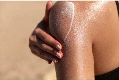 Creme solari: proteggere la pelle pensando anche all’ambiente