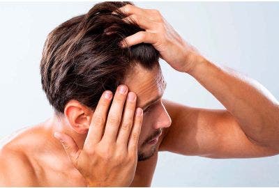 Caduta dei capelli autunnale: come contrastarla?