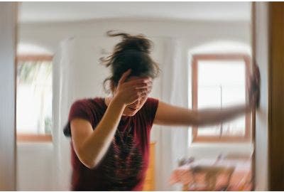 Giramenti di testa: sintomi, cause e rimedi