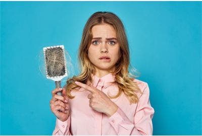 Caduta dei capelli a ottobre: i consigli per difendersi