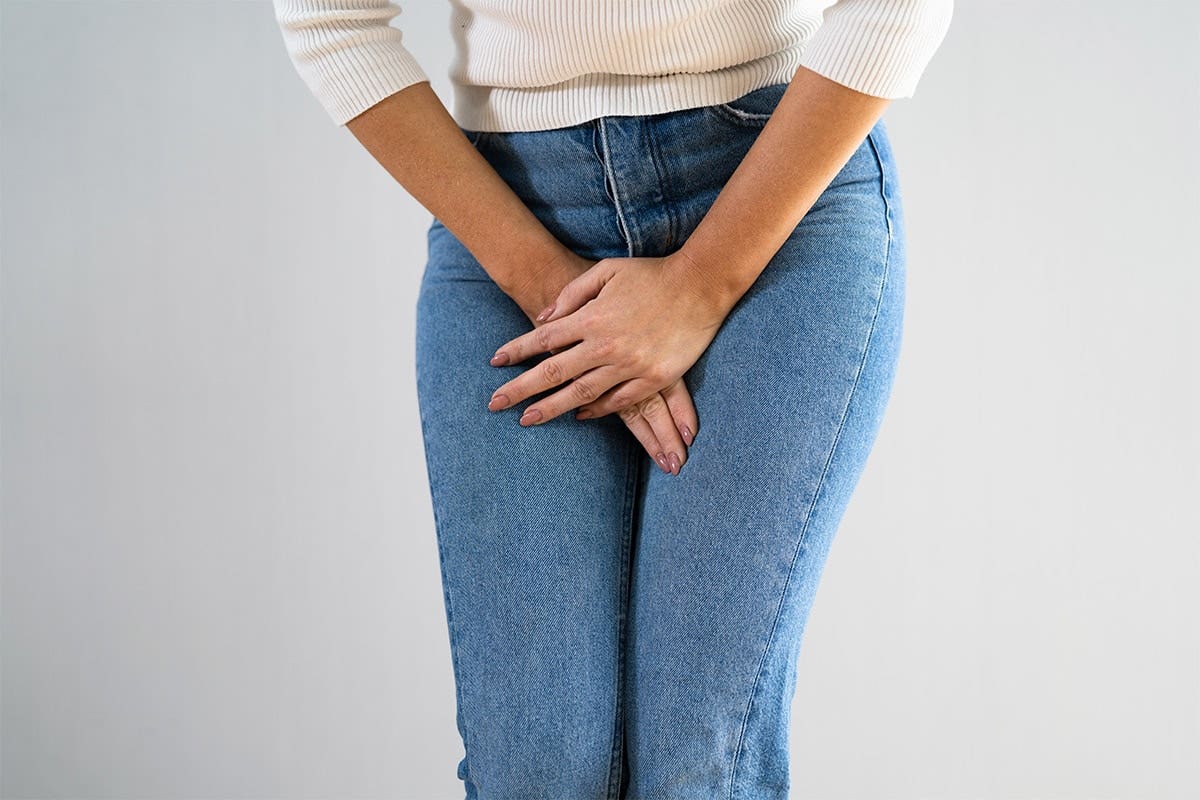 Incontinenza urinaria femminile e maschile: cause e cure